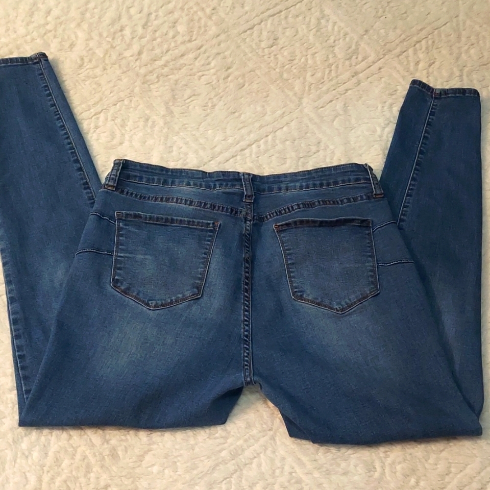 4 for $15 SONG curvy high rise skinny jeans size 13 juniors